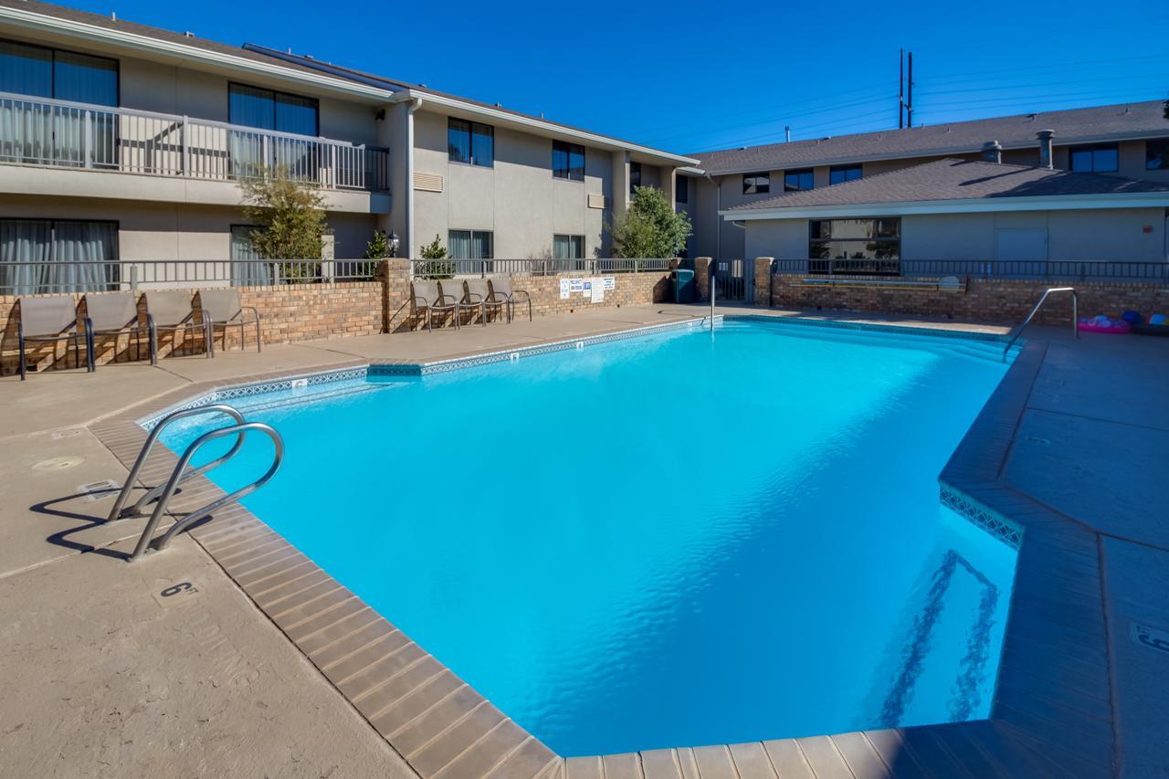 Ashmore Inn And Suites Lubbock Exteriör bild